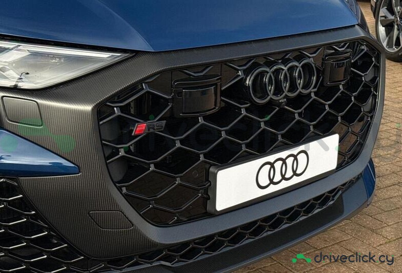 Audi RS Q8 Blue