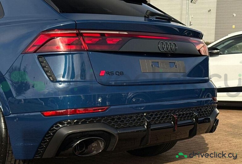 Audi RS Q8 Blue