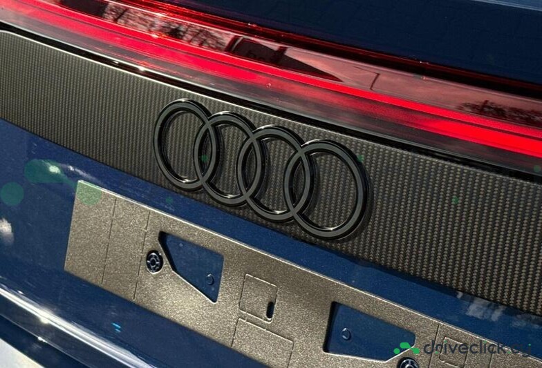 Audi RS Q8 Blue