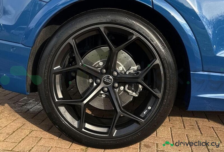 Audi RS Q8 Blue