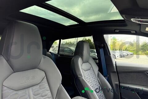 Audi RS Q8 Blue