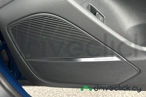 Audi RS Q8 Blue