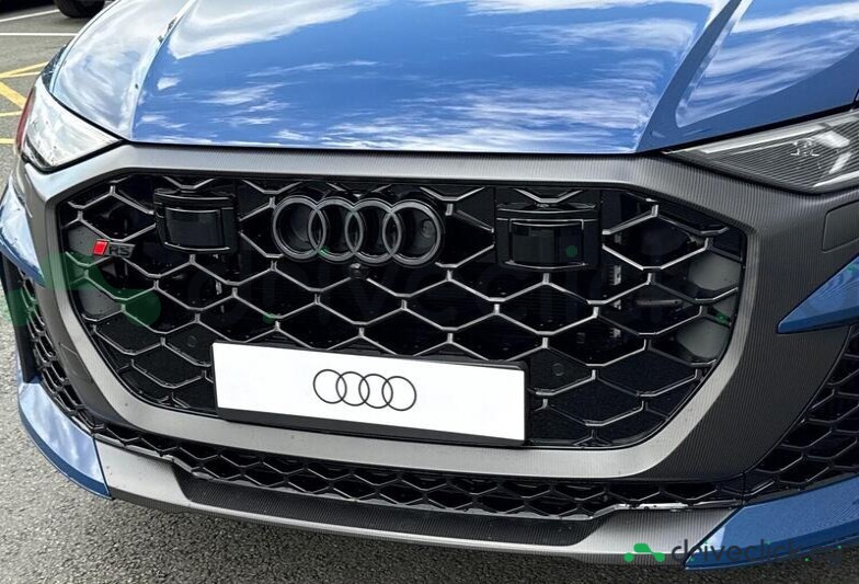 Audi RS Q8 Blue