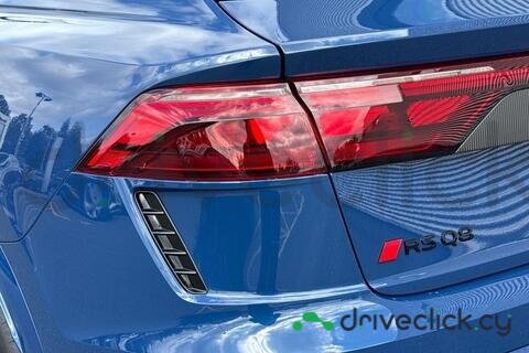 Audi RS Q8 Blue