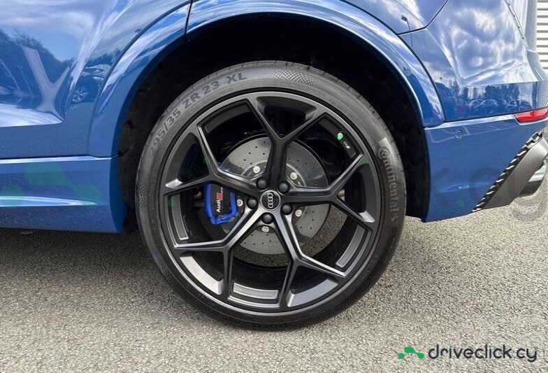 Audi RS Q8 Blue