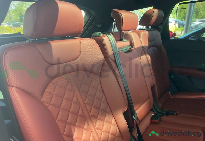 Audi SQ7 Black