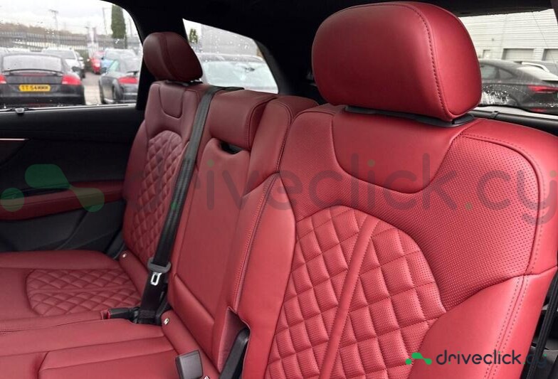 Audi SQ7 Black