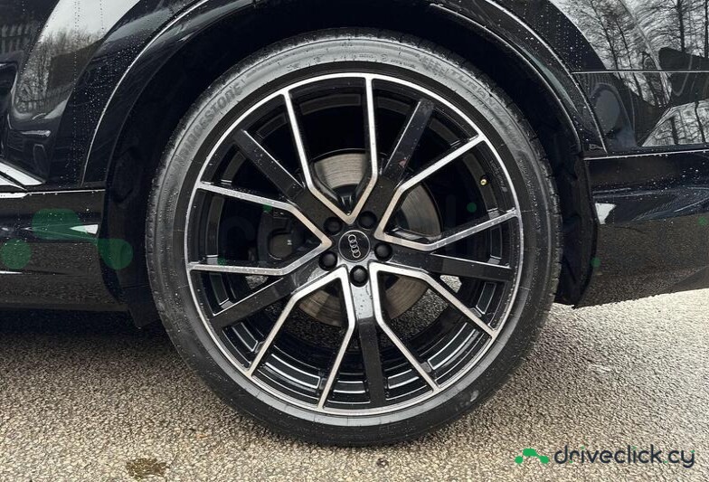 Audi SQ7 Black