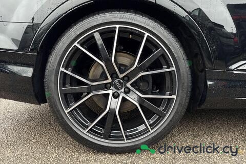 Audi SQ7 Black
