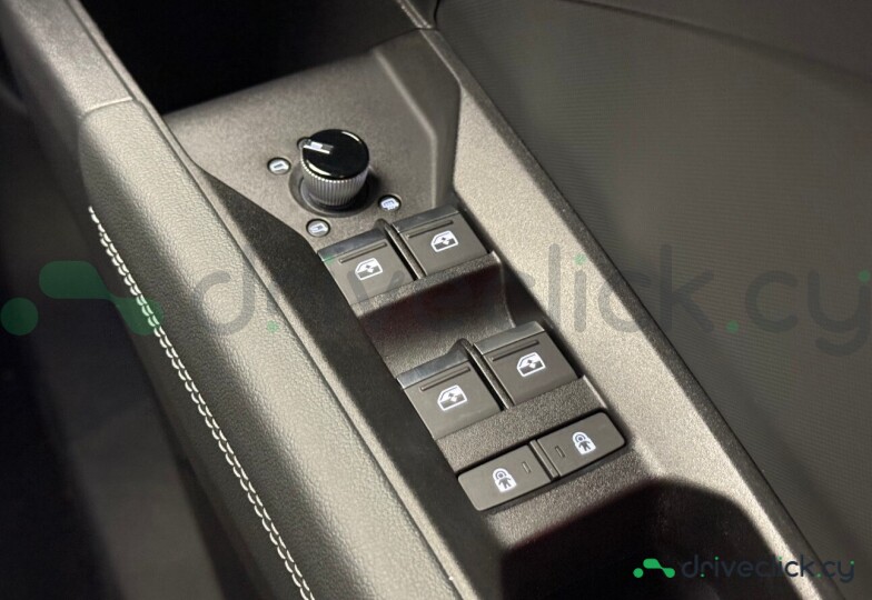 Audi Q4 Sportback e-tron Синий