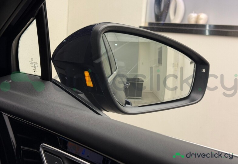Audi Q4 Sportback e-tron Синий