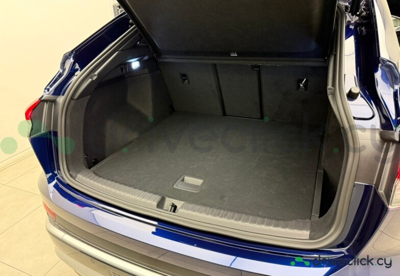 Audi Q4 Sportback e-tron Синий