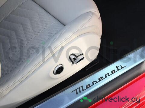 Maserati Gran Cabrio Красный