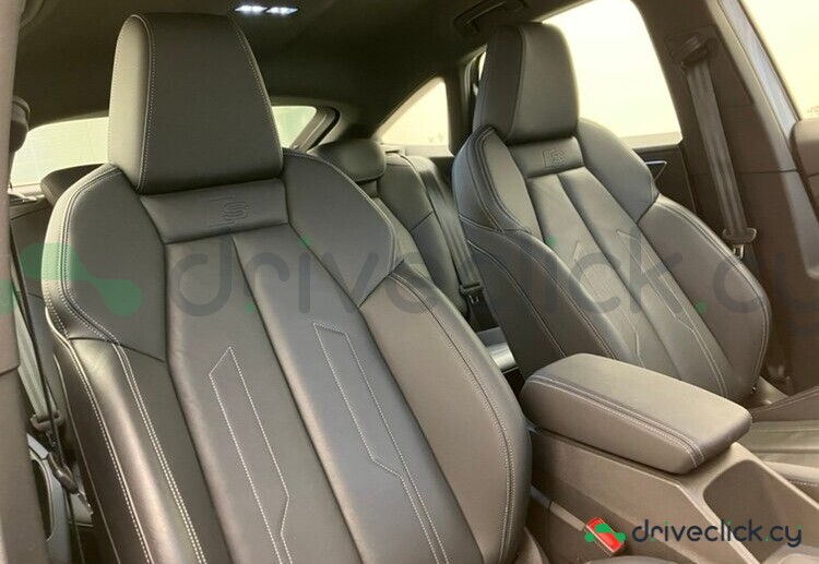 Audi Q4 e-tron Grey