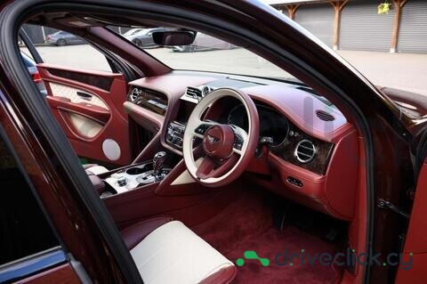 Bentley Bentayga Dark red
