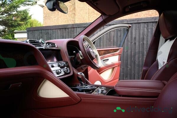 Bentley Bentayga Dark red