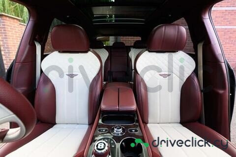 Bentley Bentayga Dark red