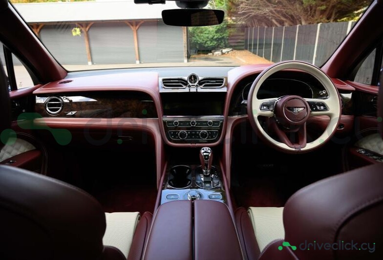 Bentley Bentayga Dark red