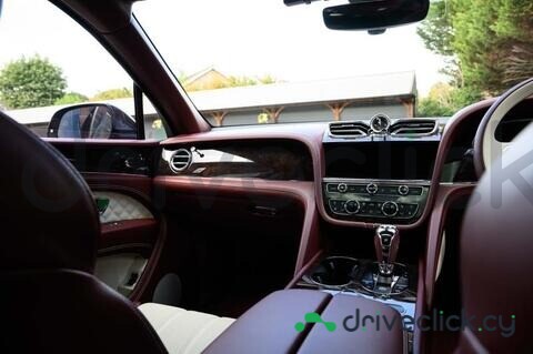 Bentley Bentayga Dark red