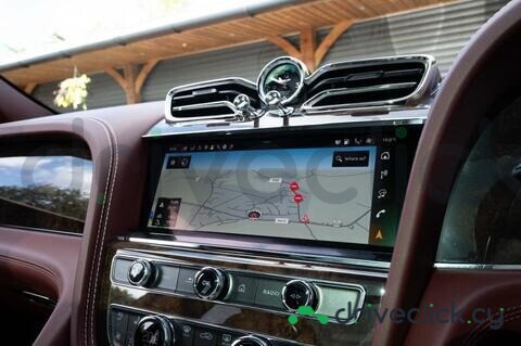 Bentley Bentayga Dark red