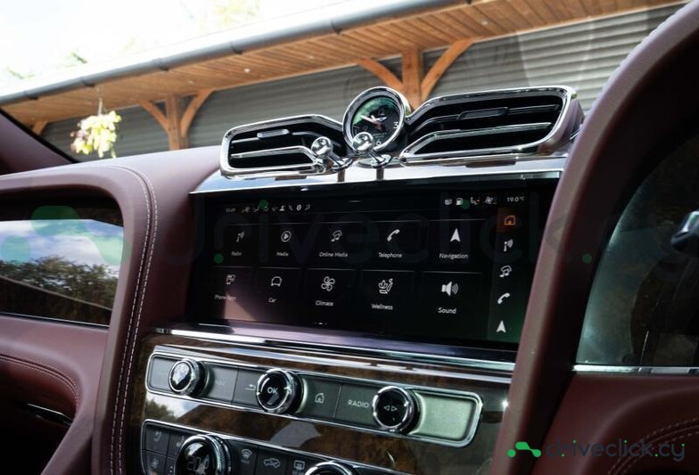 Bentley Bentayga Dark red