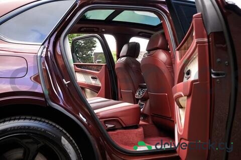 Bentley Bentayga Dark red