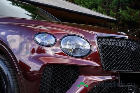 Bentley Bentayga Dark red