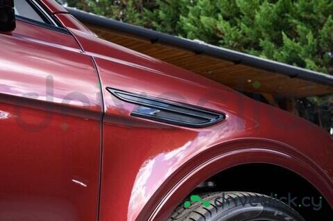Bentley Bentayga Dark red