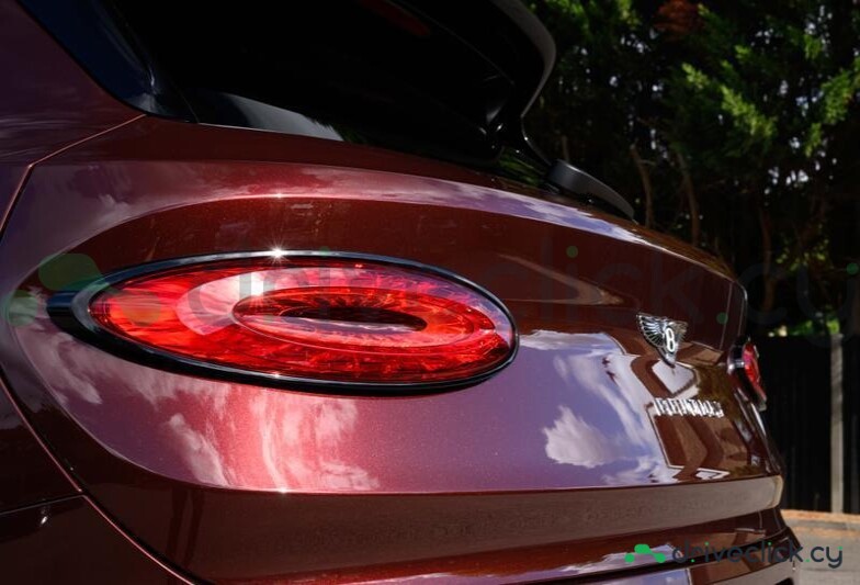 Bentley Bentayga Dark red