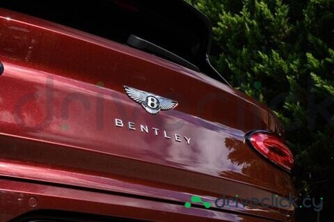 Bentley Bentayga Dark red