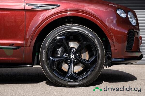 Bentley Bentayga Dark red