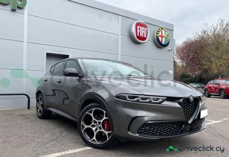 Alfa Romeo Tonale Серый