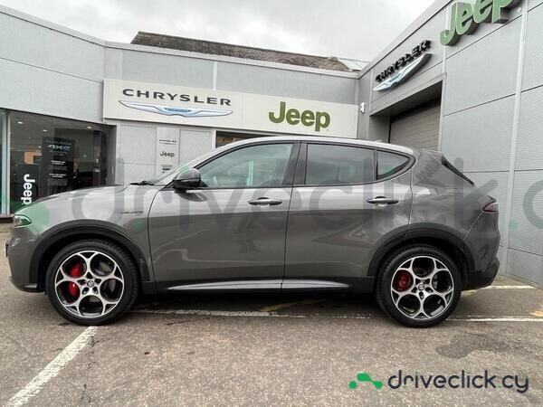 Alfa Romeo Tonale Серый