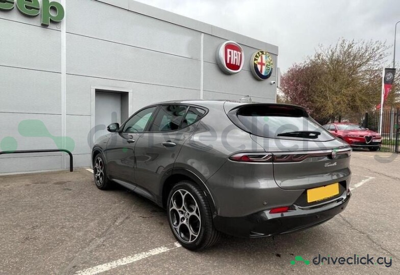 Alfa Romeo Tonale Серый