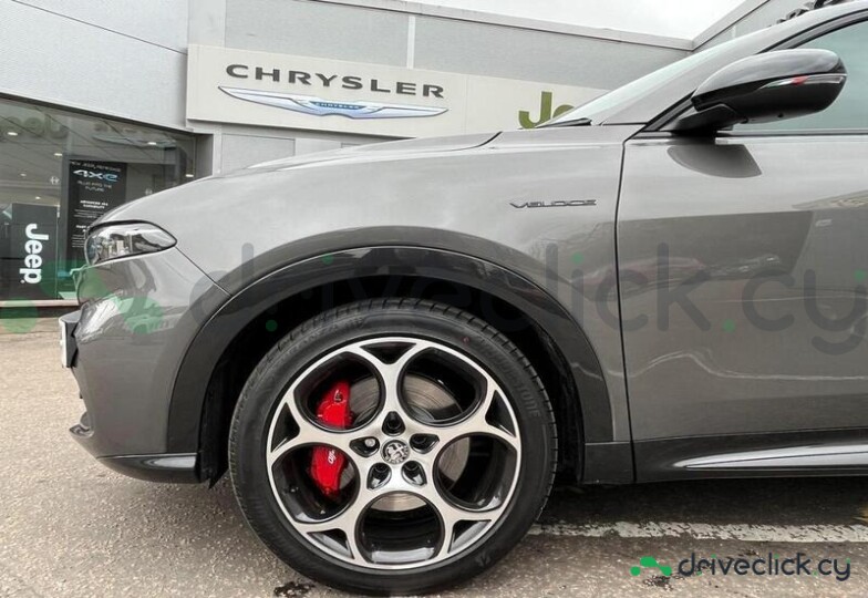 Alfa Romeo Tonale Серый