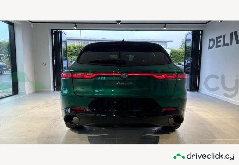 Alfa Romeo Tonale Зеленый
