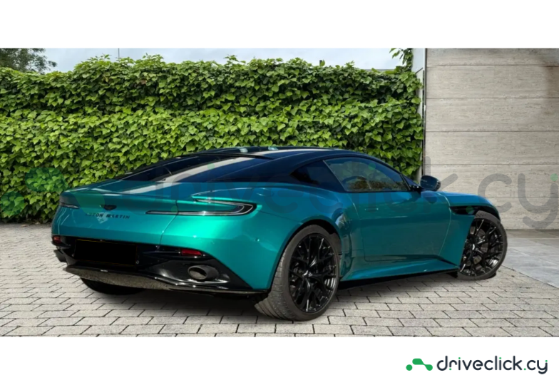 Aston Martin DB12 Зеленый