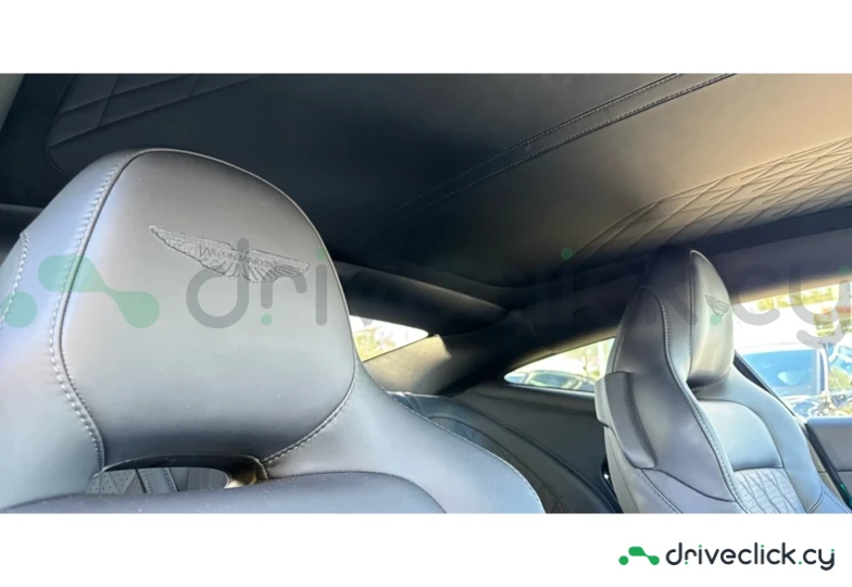 Aston Martin DB12 Зеленый