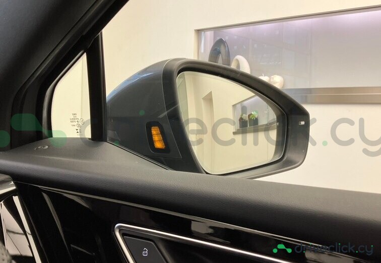 Audi Q4 e-tron Grey