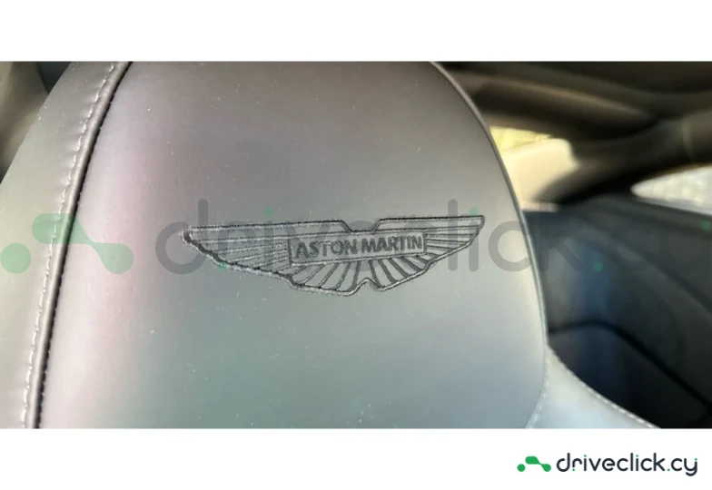 Aston Martin DB12 Зеленый