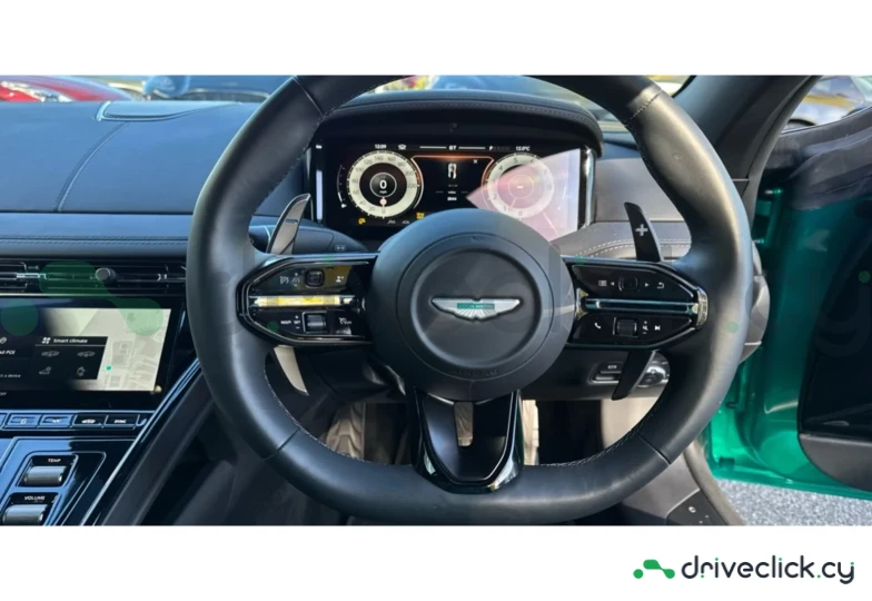 Aston Martin DB12 Зеленый
