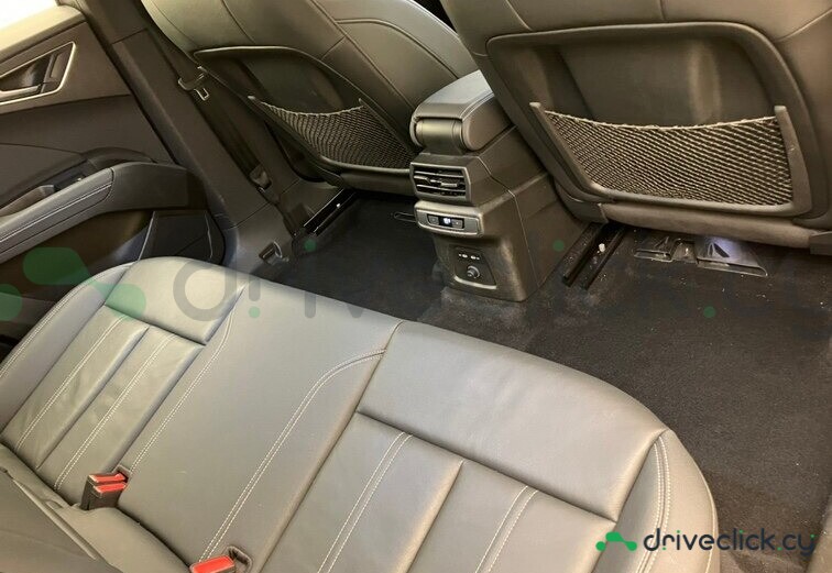 Audi Q4 e-tron Grey