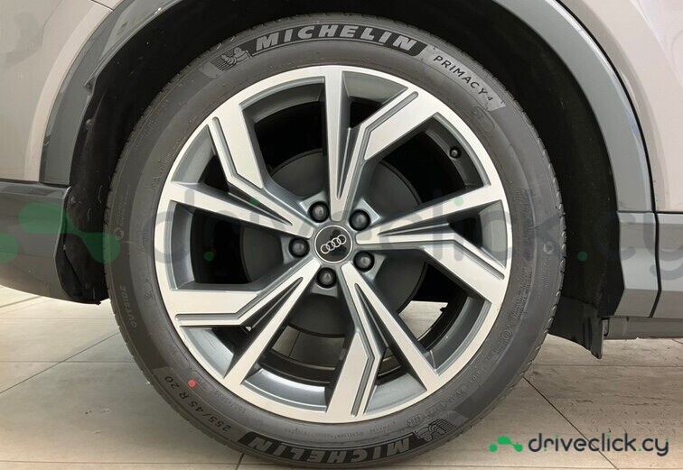 Audi Q4 e-tron Grey