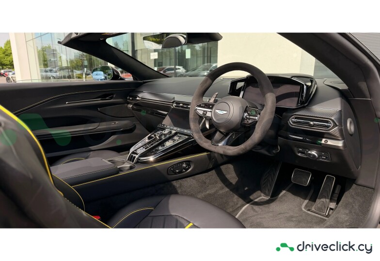 Aston Martin Vantage Black