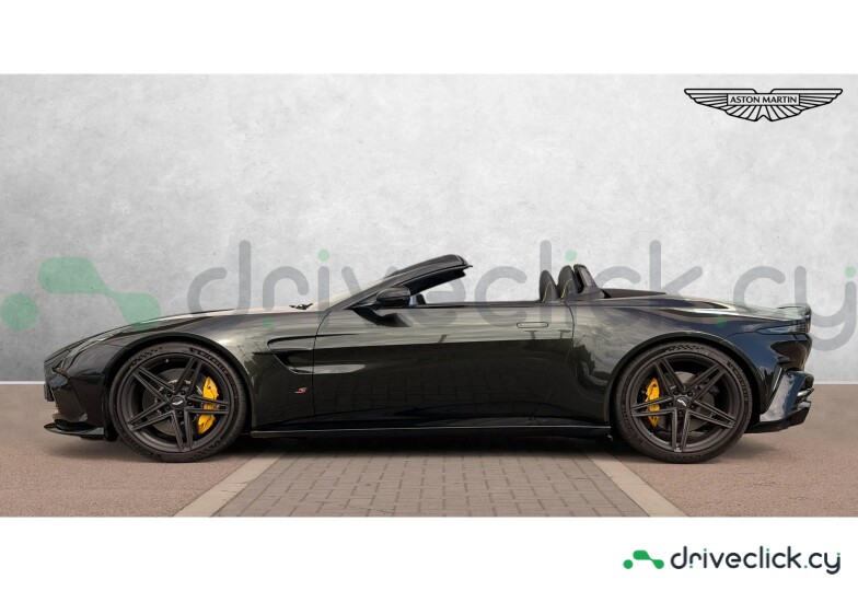 Aston Martin Vantage Black