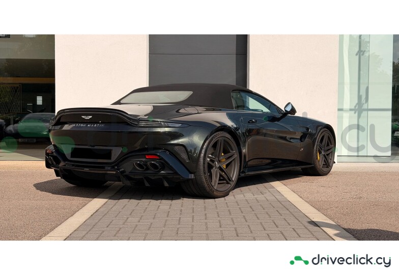 Aston Martin Vantage Black