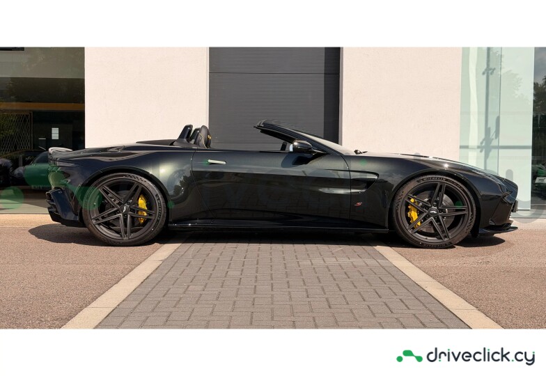 Aston Martin Vantage Black