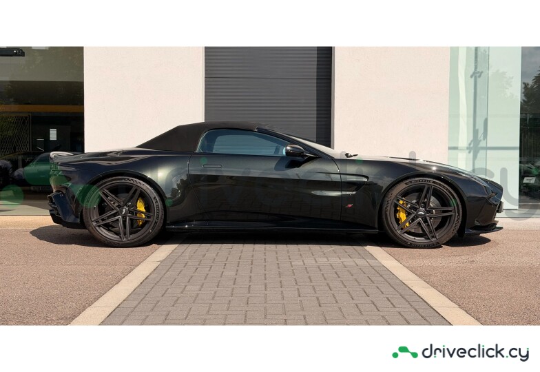 Aston Martin Vantage Black