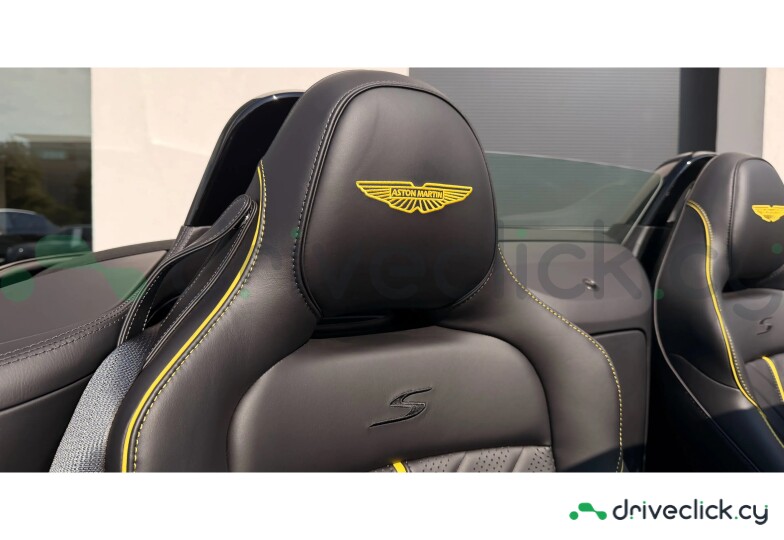 Aston Martin Vantage Black
