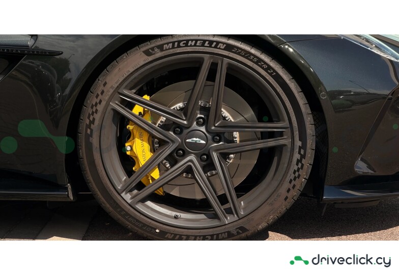 Aston Martin Vantage Black